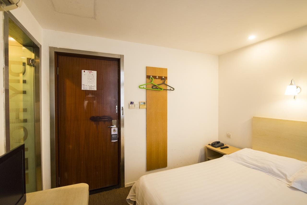 Motel Shanghai Sinan Road Екстер'єр фото