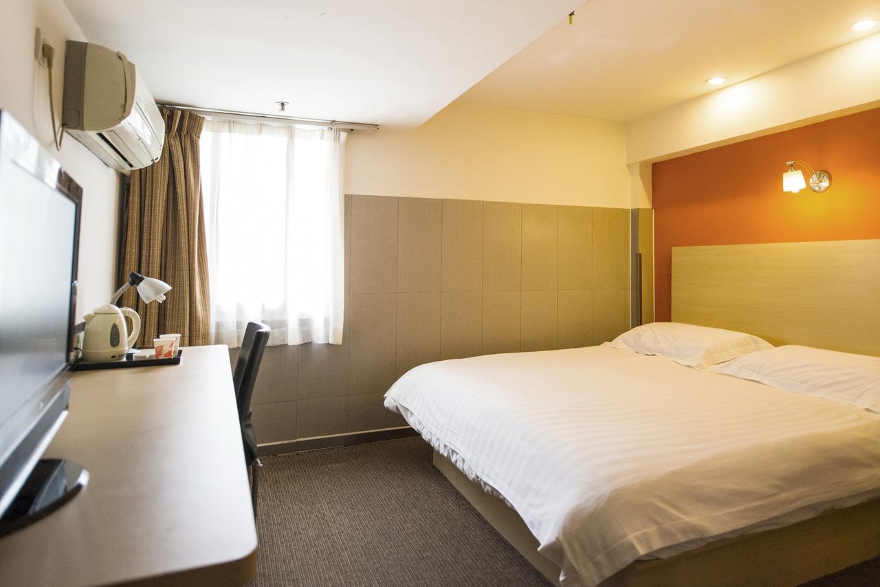 Motel Shanghai Sinan Road Екстер'єр фото