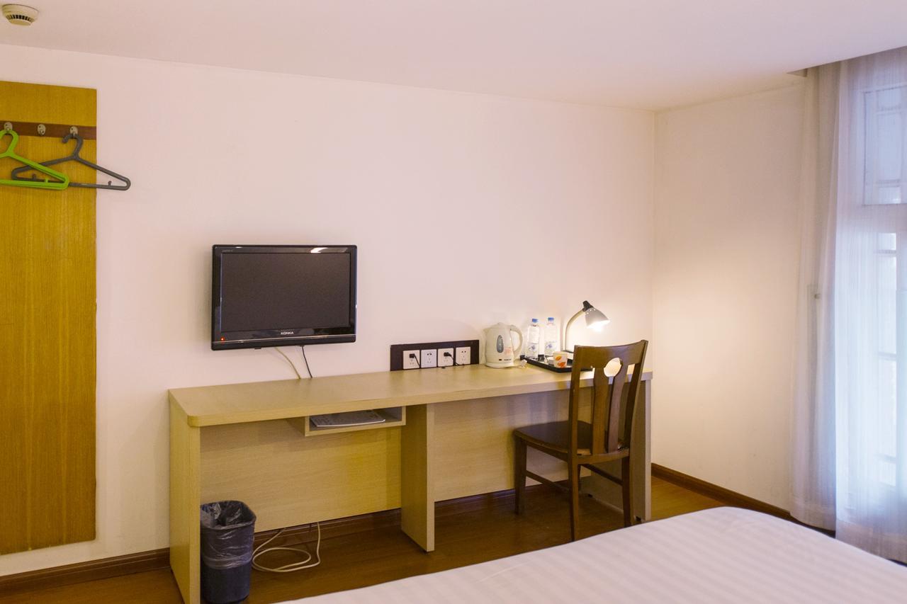 Motel Shanghai Sinan Road Екстер'єр фото