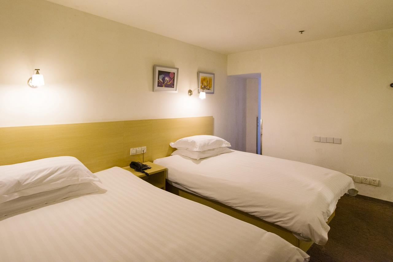 Motel Shanghai Sinan Road Екстер'єр фото